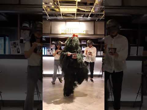 ブルダック炒め麺を持って踊る〜踊る〜