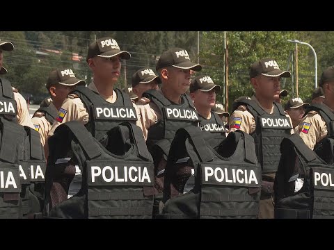 Weapons delivered to Ecuador national police to combat insecurity