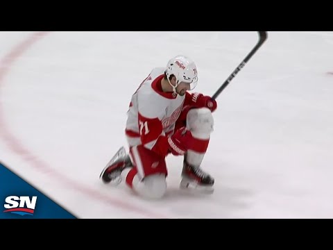 Red Wings Dylan Larkin Puts Home One-Timer For Late Tying Goal vs. Panthers