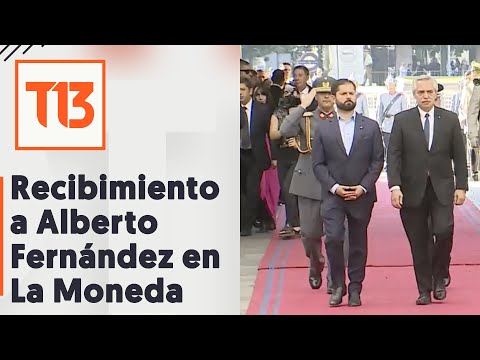 Con honores: El recibimiento a Alberto Fernández en La Moneda