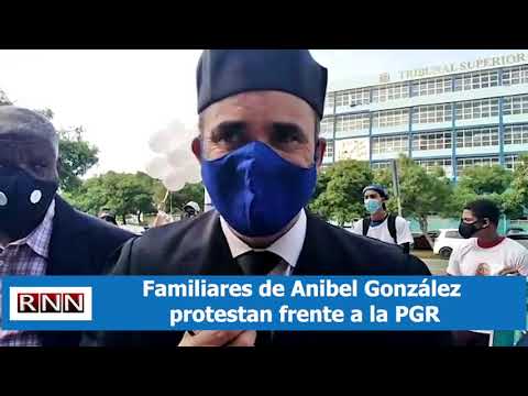 Familiares de Anibel González protestan frente a la PGR