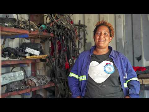 Conoce la historia de Cecilia Viña, Electromecánica Diésel de camiones