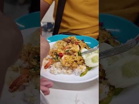 อาหารตามสั่งผัดผงกา-หรี่กุ้งห