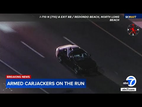 Chase ends in Long Beach after spike strip shreds tire