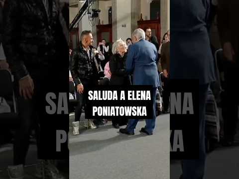 Invitada de HONOR  AMLO saluda a la escritora ELENA PONIATOWSKA? antes de iniciar LA MAÑANERA