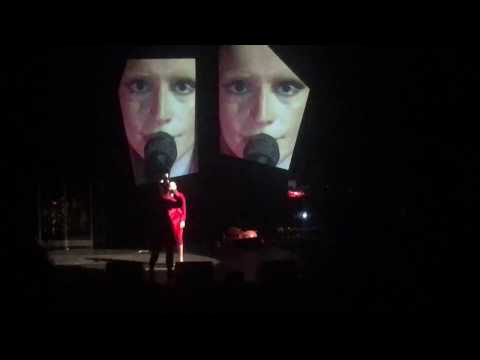 SEVDALIZA - POEM } KALIM  - THE GREAT HOPE DESIGN  - @Volksbühne BERLIN - 28. Sept. 2018