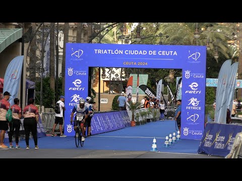 El XXX Triatlón Ciudad de Ceuta comienza con gran ambiente en la Ribera