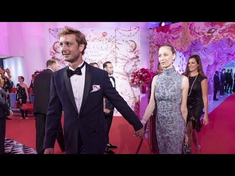 Bal de la Rose : Beatrice Borromeo en Diamants et robe gold, Pierre Casiraghi subjugué par sa beauté