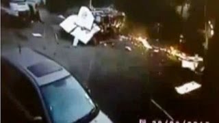 سيجارة مشتعلة تفجر سيارة