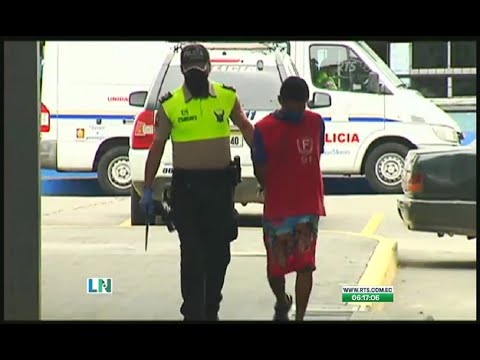 Detienen a un sujeto en Guayaquil por estar presuntamente vinculado al robo de vehículos