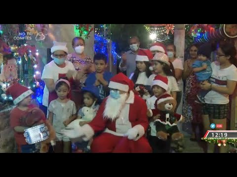 Vecinos celebran la Navidad en su comunidad