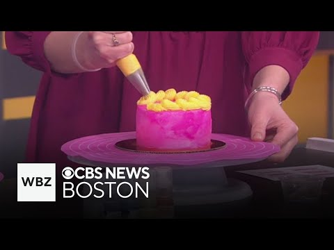 How to decorate a cake like a professional