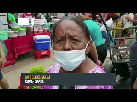 Familias de Carazo visitan los campos santos en el día de las madres - Nicaragua
