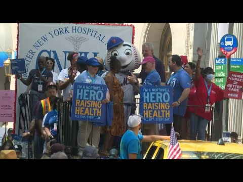 La ville de New York rend hommage aux travailleurs essentiels avec une parade | AFP Images