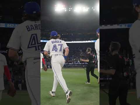 One down for Toronto ✅ #WorldSeries