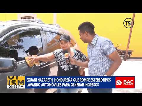 Hondureña se gana la vida lavando carros en Tegucigalpa