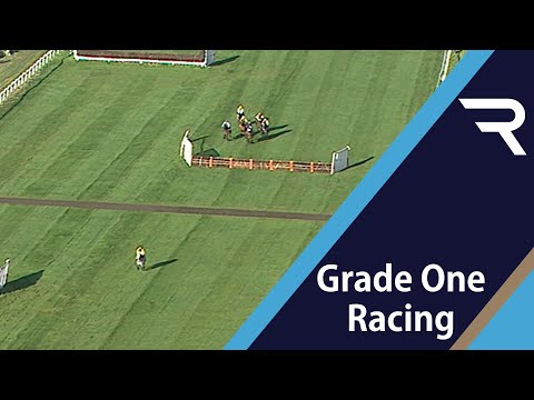 Horse Riding 🐎 Carberry times it right as HARCHIBALD wins the 2004 Christmas Hurdle at Kempton - Racing TV