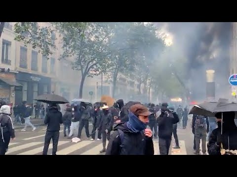 Miles de franceses salen a la calle el 1 de mayo en contra de la reforma de pensiones