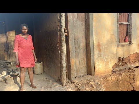 SHE NEEDS ALOT OF HELP, PLEASE LISTEN TO THIS STORY // THIS IS LIVING BELOW THE POVERTY LINE