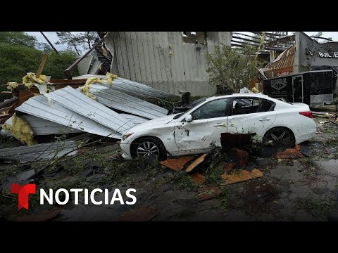 Tornados y un dique en peligro pusieron en jaque a buena parte del Sur del país | Noticias Telemundo