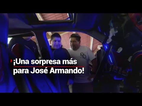 ¡Otro día inolvidable! | Le llevan más de 100 autos deportivos a José Armando