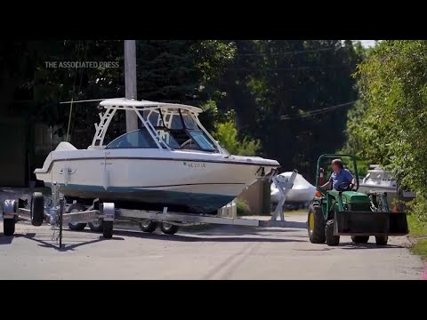 Maine boaters pull craft from water under hurricane watch