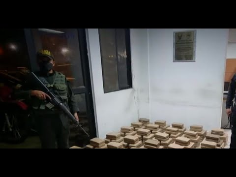 En Carchi y Sucumbíos agentes decomisaron más de 800 kilos de cocaína
