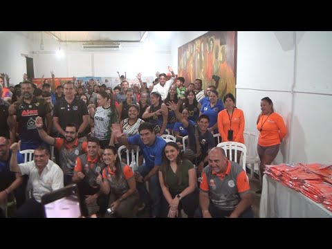 Municipio entregó atuendos a los voluntarios de los Juegos de Playa Encarnación 2024