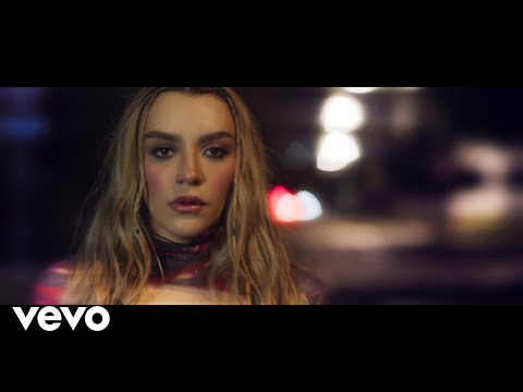 Sofia Castro - Tengo Que Partir (Official Video)