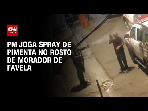 PM joga spray de pimenta no rosto de morador de favela | LIVE CNN