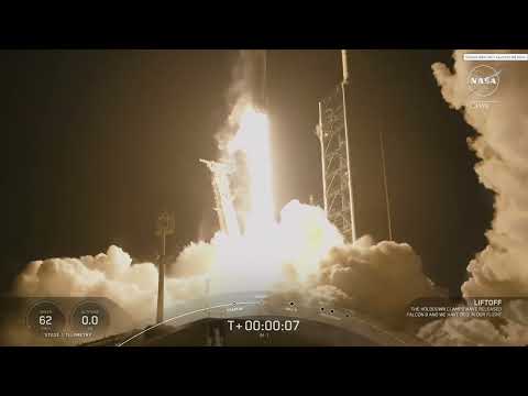 SpaceX lunar lander 'Odie' blasts off into space, aiming for historic US moon landing