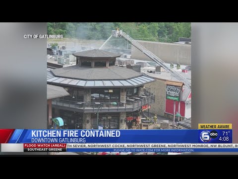 Gatlinburg Parkway reopened after fire at downtown restaurant