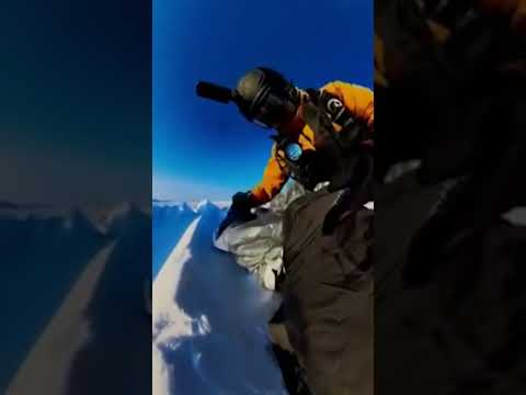 Salto en el Ártico de tres paracaidistas rusos desde la estratosfera