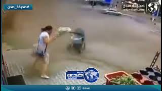 أم وإبنها ينجوان من الموت