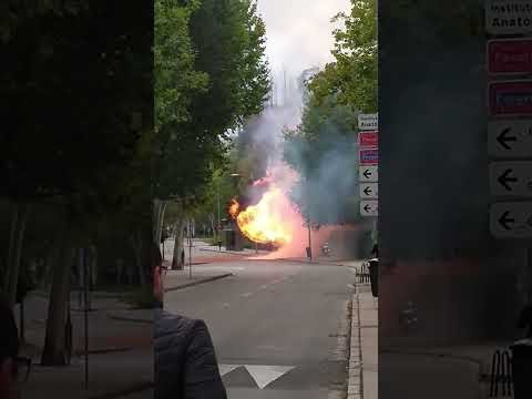 Incendio frente a un colegio mayor de la Complutense: un escape de gas en la vía pública