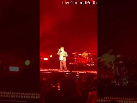 Alex Warren – Bloodline LIVE in Perth 🔥 Emotional Crowd Moment!