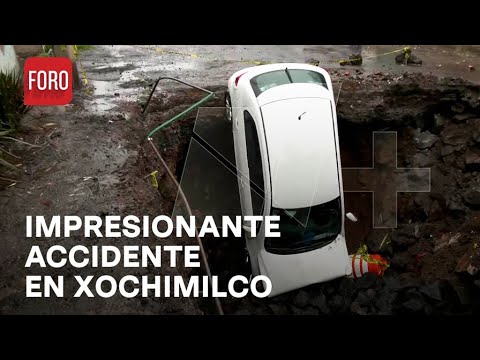 Auto cae a socavón que dejaron abierto en Xochimilco: No había señalamientos - Expreso de la Mañana
