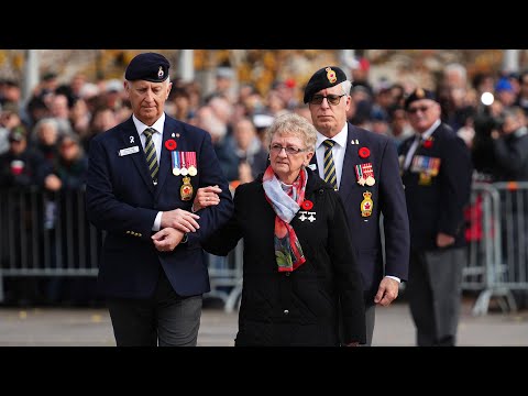 Canada's Silver Cross Mother arrives at National War Memorial | Remembrance Day 2024