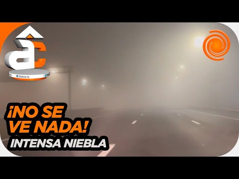 Densa niebla cubrió el cielo cordobés y hay baja visibilidad: una camioneta despistó