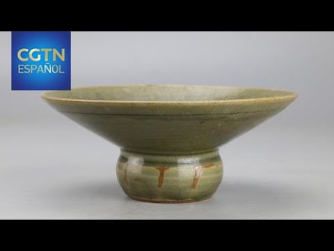 Un grupo de investigadores desentierra varias cerámicas verdes en la ciudad china de Xi'an
