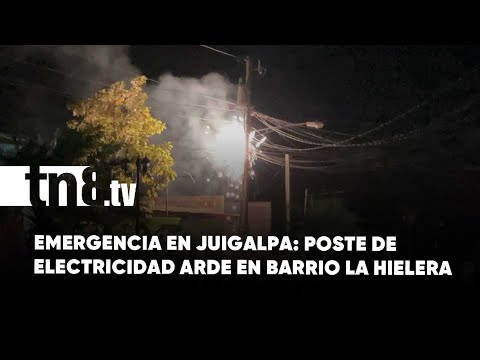 Poste de tendido eléctrico tomó fuego en el barrio La Hielera de la ciudad de Juigalpa