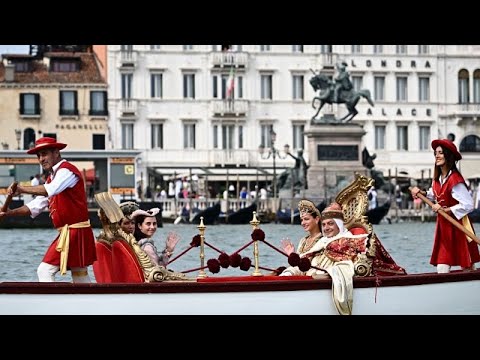Εντυπωσιακή και η φετινή ιστορική ρεγκάτα της Βενετίας