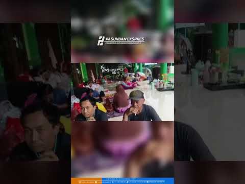 Warga Mulyasari Mengungsi di Bawah Flyover #banjir #subang #infosubang #shorts