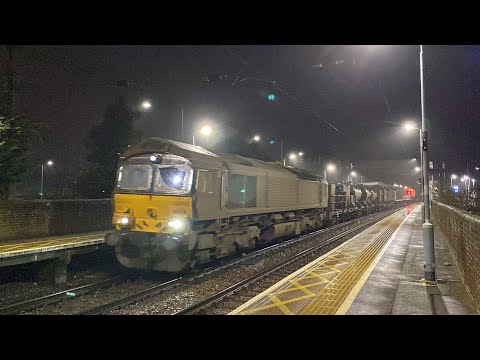 DRS 66434 and 66421 toot through Stowmarket working 3S99 24/11/21