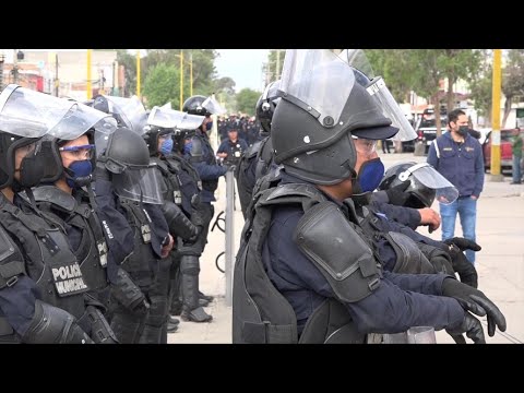 Corporaciones policiacas impidieron la instalación de tianguistas de Las Vías este domingo.