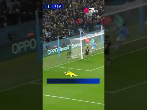 ¡GOLAZO DE JULIÁN ÁLVAREZ! | MANCHESTER CITY 3-1 SEVILLA | UEFA CHAMPIONS LEAGUE 2022/23 #shorts