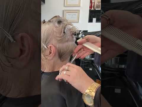 Layer haircut short #haircut #hair #salon #hairstyle #layerup #video #dhorts #short #blowup #blow #u