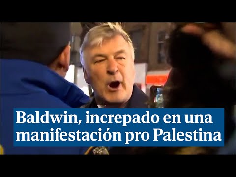 Increpan e insultan a Alec Baldwin durante una manifestación pro palestina