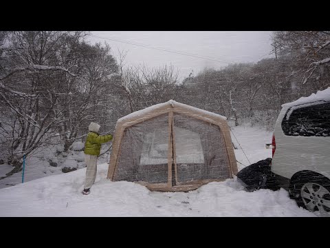 60cm 폭설과 거대한 눈보라 속에 파묻힌 투명 에어텐트에서 아늑한 겨울 캠핑 / 고사리 삼겹살, 떡국