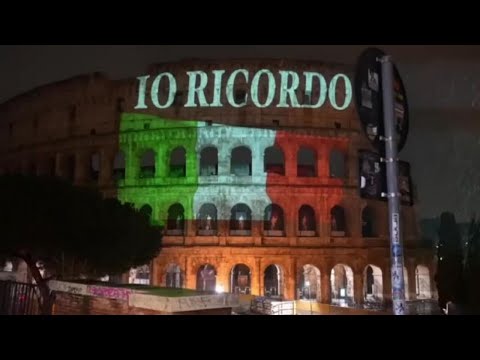 Giorno del Ricordo, il Colosseo illuminato con il tricolore e la scritta ‘Io ricordo’